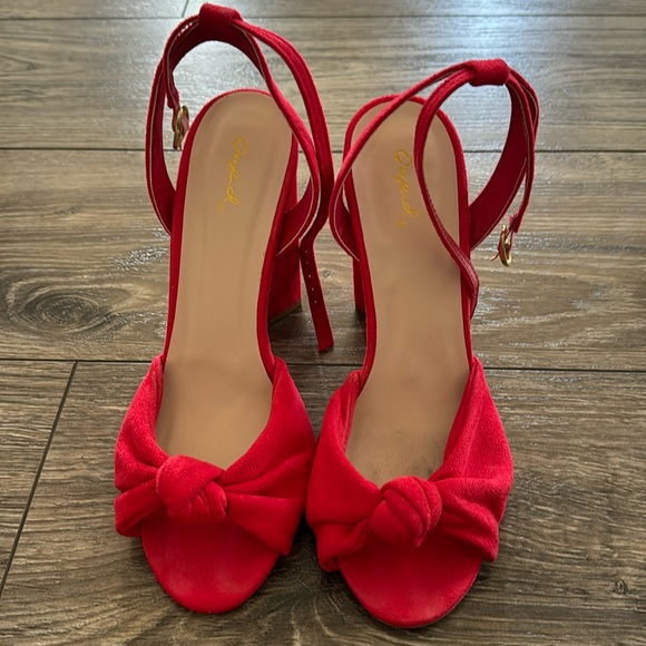 Red Heels - Picture 1 of 5